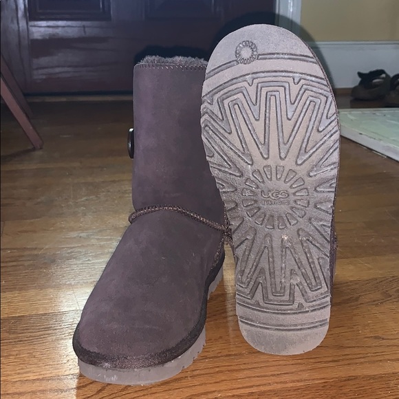 Ugg Mini Bailey Button Boots - Picture 4 of 4